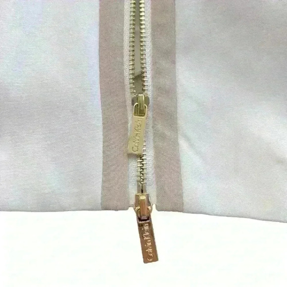 Calvin Klein Cream and White Blazer with Gold Dual Zipper, Size 8, Medium - Picture 5 of 8